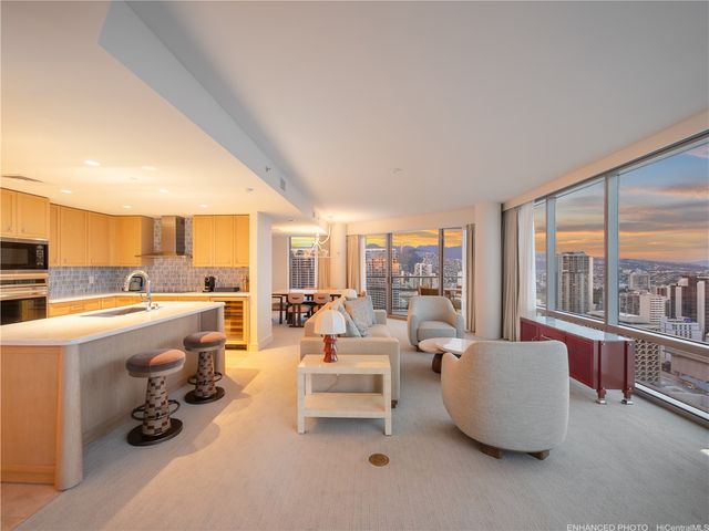 223 Saratoga Road 3302, Honolulu, HI 96815