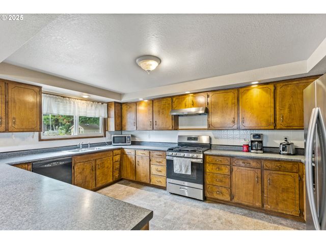 1290 EVERGREEN Ln, Sweet Home, OR 97386