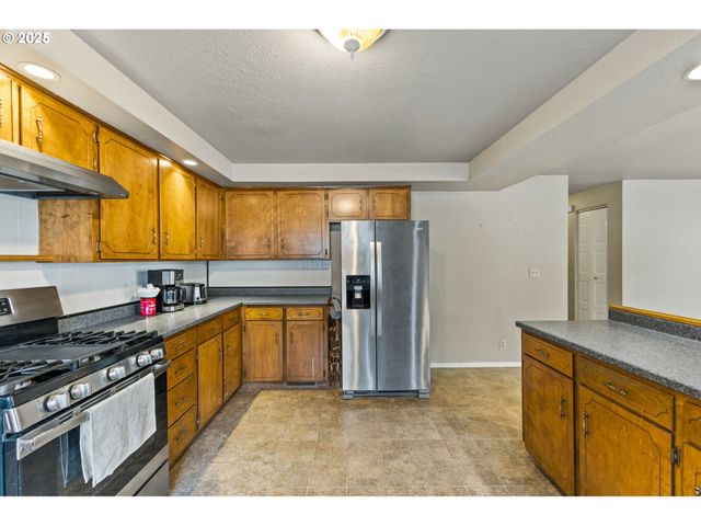 1290 EVERGREEN Ln, Sweet Home, OR 97386