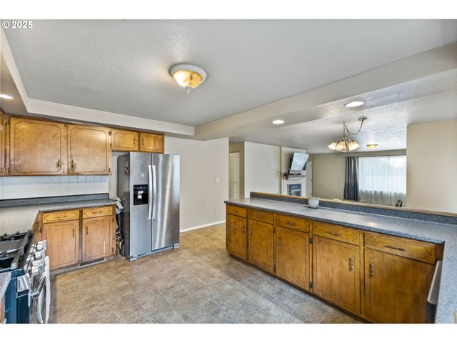 1290 EVERGREEN Ln, Sweet Home, OR 97386