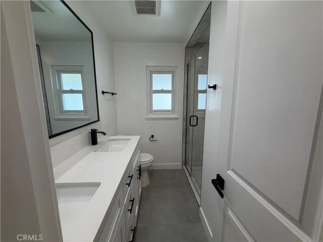 8414 Owensmouth, Canoga Park, CA 91304