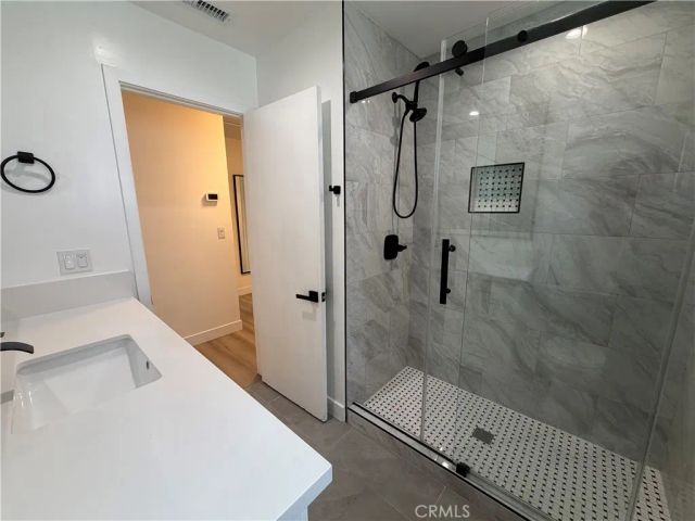 8414 Owensmouth, Canoga Park, CA 91304