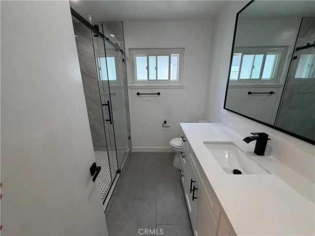 8414 Owensmouth, Canoga Park, CA 91304
