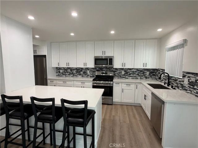 8414 Owensmouth, Canoga Park, CA 91304