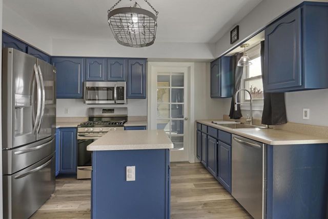 10931 67th PLACE, Kenosha, WI 53142