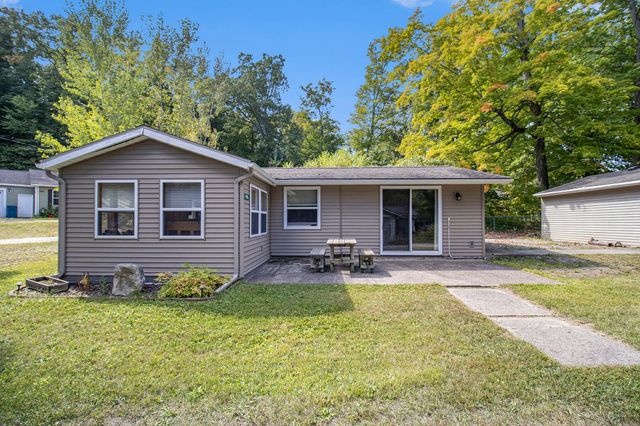 4488 S Oak, Fremont, MI 49412