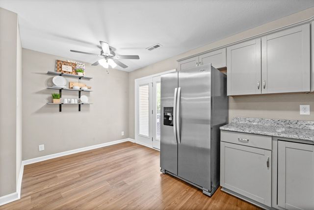 955 Big Sky Dr Apt J, Clarksville, TN 37040
