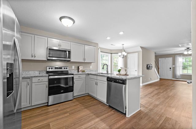 955 Big Sky Dr Apt J, Clarksville, TN 37040