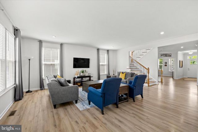 12528 SOUTHINGTON DR, Woodbridge, VA 22192