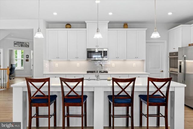 12528 SOUTHINGTON DR, Woodbridge, VA 22192