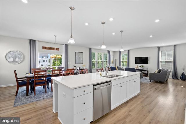 12528 SOUTHINGTON DR, Woodbridge, VA 22192