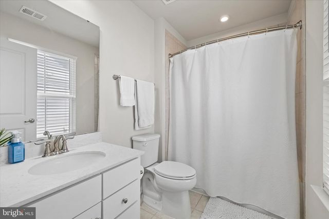 12528 SOUTHINGTON DR, Woodbridge, VA 22192
