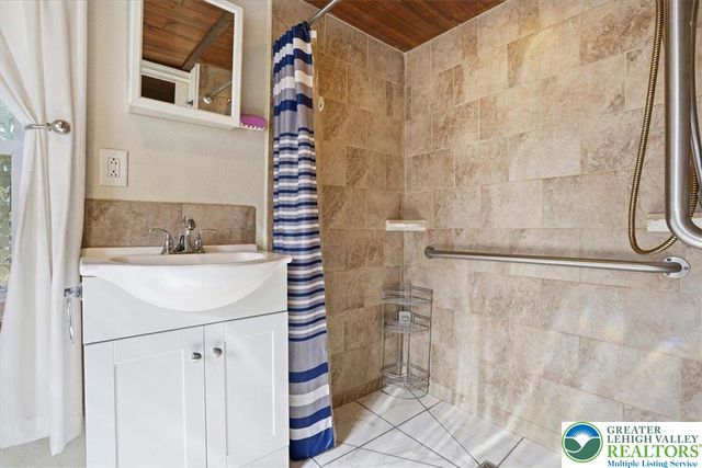 4532 Long Run Road, Franklin Twp, PA 18235