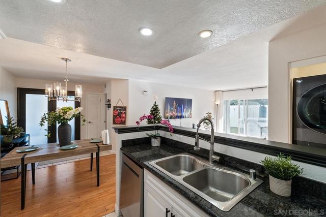 1564 Tanglewood Ln 19, Escondido, CA 92029