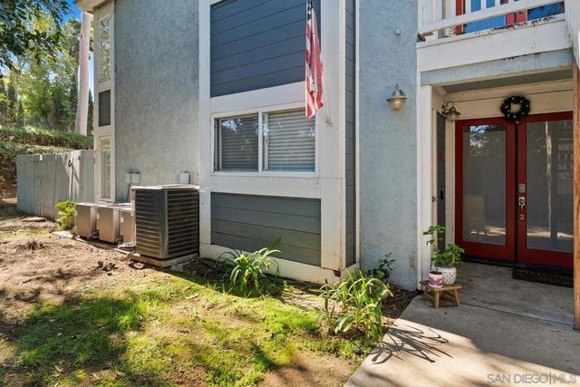 1564 Tanglewood Ln 19, Escondido, CA 92029