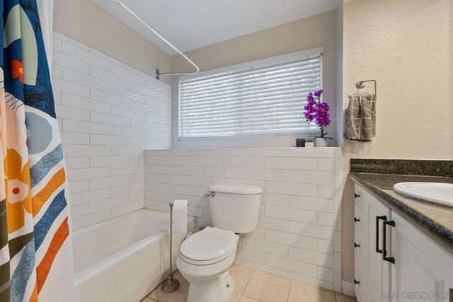 1564 Tanglewood Ln 19, Escondido, CA 92029