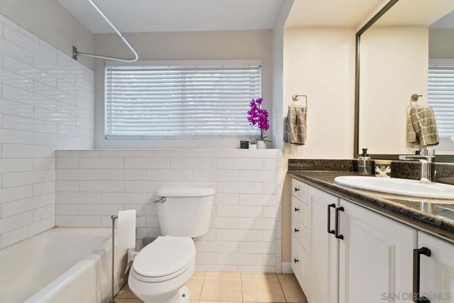 1564 Tanglewood Ln 19, Escondido, CA 92029