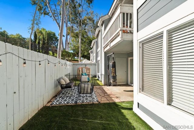 1564 Tanglewood Ln 19, Escondido, CA 92029