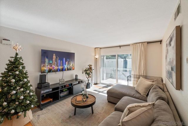 1564 Tanglewood Ln 19, Escondido, CA 92029