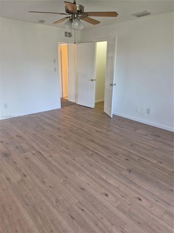 9943 W Atlantic Blvd 9943, Coral Springs, FL 33071