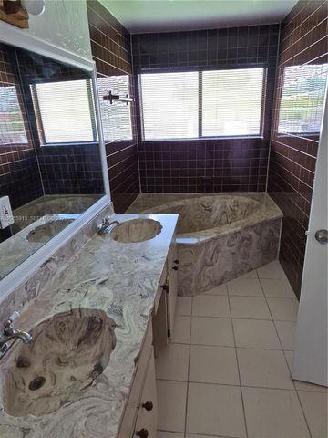 9943 W Atlantic Blvd 9943, Coral Springs, FL 33071