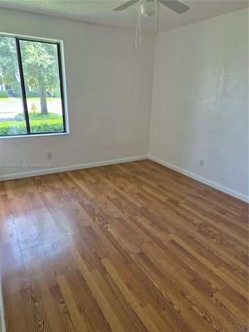 9943 W Atlantic Blvd 9943, Coral Springs, FL 33071