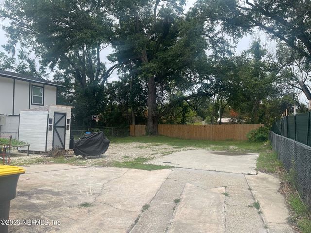 1651 W 17TH Street, Jacksonville, FL 32209