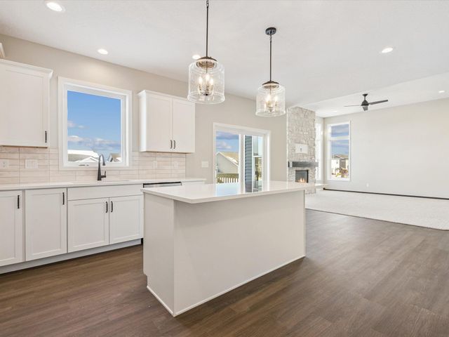 2819 Autumn Woods Drive, Cedar Falls, IA 50613