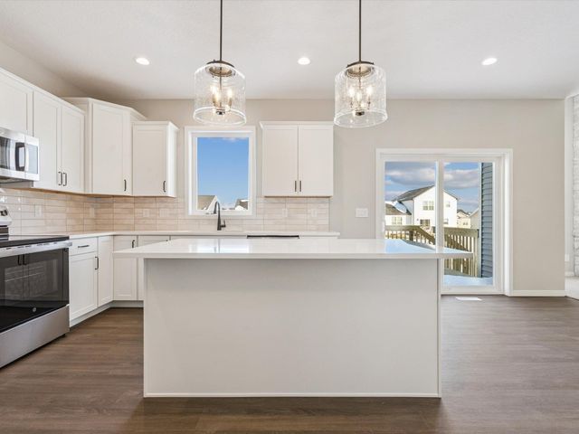 2819 Autumn Woods Drive, Cedar Falls, IA 50613