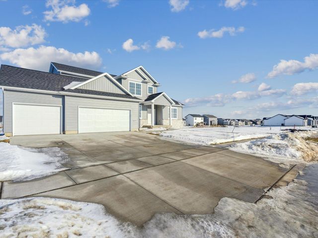 2819 Autumn Woods Drive, Cedar Falls, IA 50613