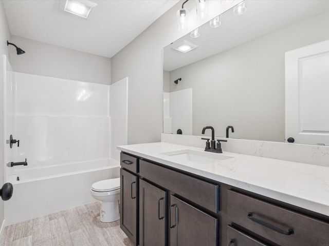 2819 Autumn Woods Drive, Cedar Falls, IA 50613