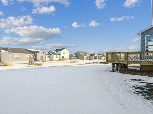 2819 Autumn Woods Drive, Cedar Falls, IA 50613