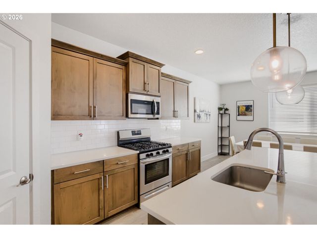 652 Sw 49TH Dr, Gresham, OR 97080