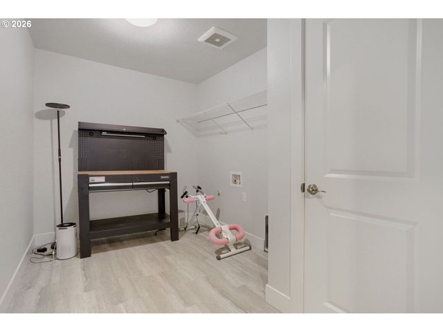 652 Sw 49TH Dr, Gresham, OR 97080