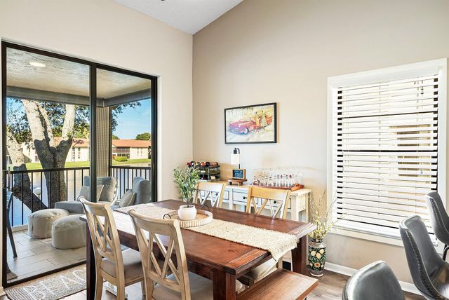 10423 S Circle Lake Drive 202, Boynton Beach, FL 33437