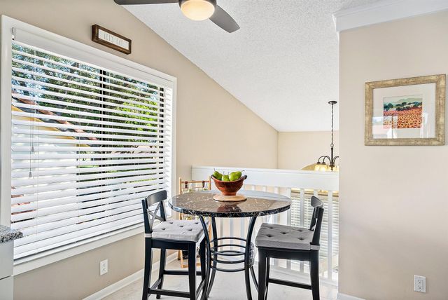 10423 S Circle Lake Drive 202, Boynton Beach, FL 33437