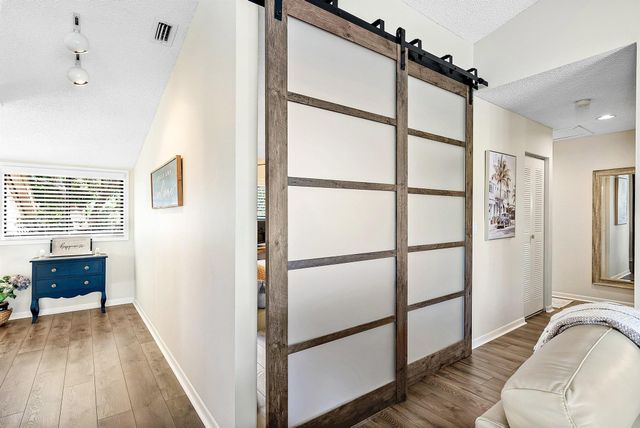 10423 S Circle Lake Drive 202, Boynton Beach, FL 33437