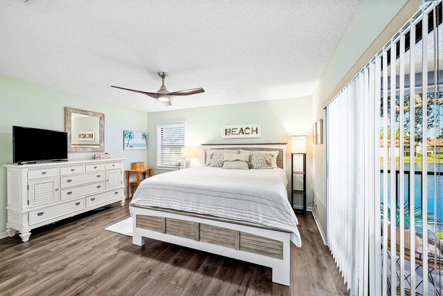 10423 S Circle Lake Drive 202, Boynton Beach, FL 33437