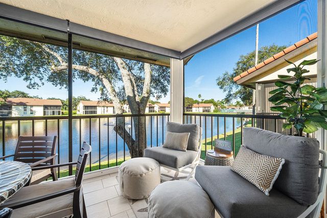 10423 S Circle Lake Drive 202, Boynton Beach, FL 33437