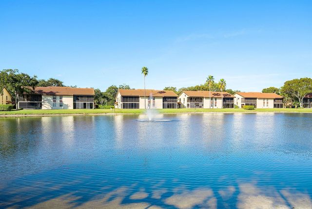 10423 S Circle Lake Drive 202, Boynton Beach, FL 33437