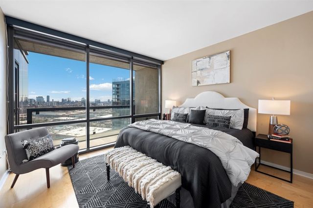 860 W Blackhawk Street 2108, Chicago, IL 60642