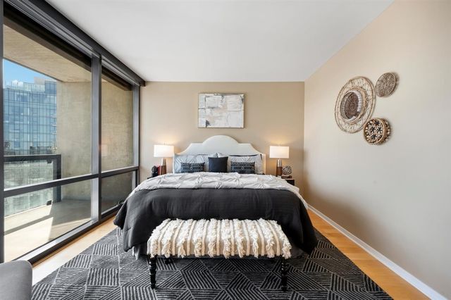 860 W Blackhawk Street 2108, Chicago, IL 60642