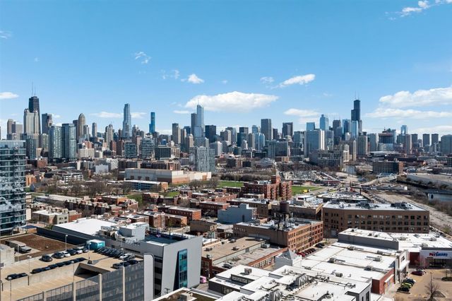 860 W Blackhawk Street 2108, Chicago, IL 60642