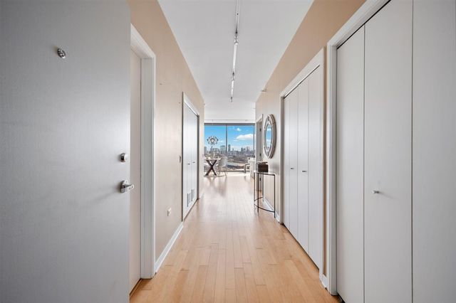 860 W Blackhawk Street 2108, Chicago, IL 60642