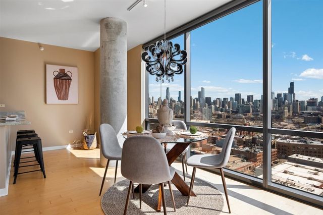 860 W Blackhawk Street 2108, Chicago, IL 60642