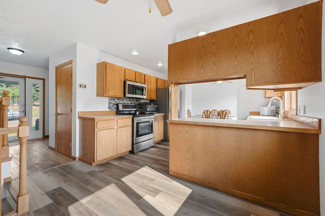 1204 6th Street NE, Minot, ND 58703
