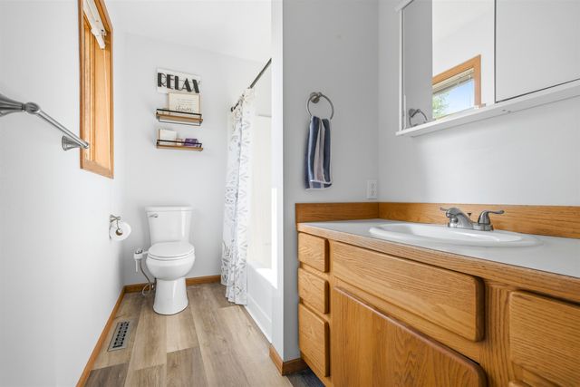 1204 6th Street NE, Minot, ND 58703
