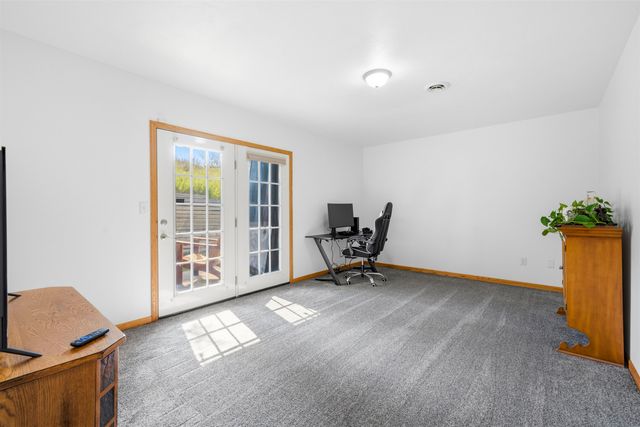 1204 6th Street NE, Minot, ND 58703