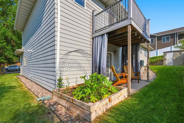 1204 6th Street NE, Minot, ND 58703