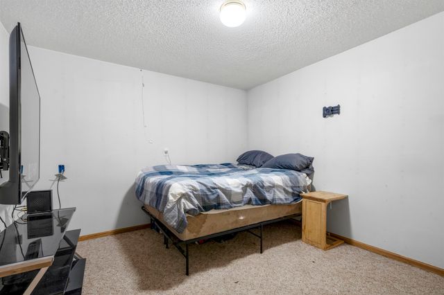 1204 6th Street NE, Minot, ND 58703